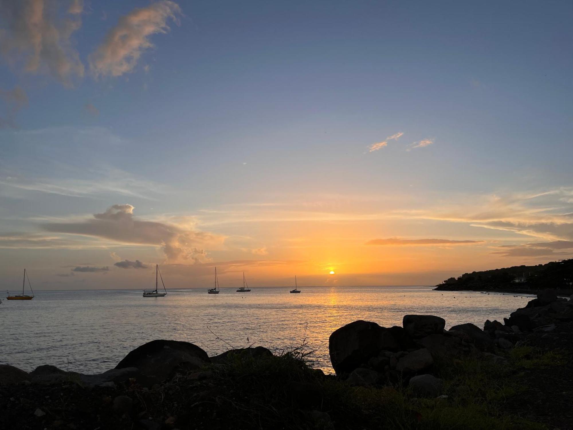 Tropical Golden, Vue Mer Et Plage A 5 Min A Pied Gourbeyre Exterior photo