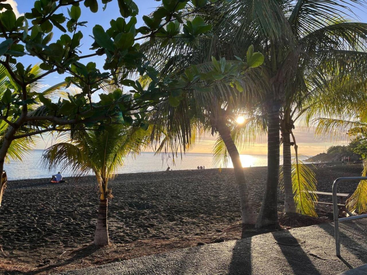 Tropical Golden, Vue Mer Et Plage A 5 Min A Pied Gourbeyre Exterior photo